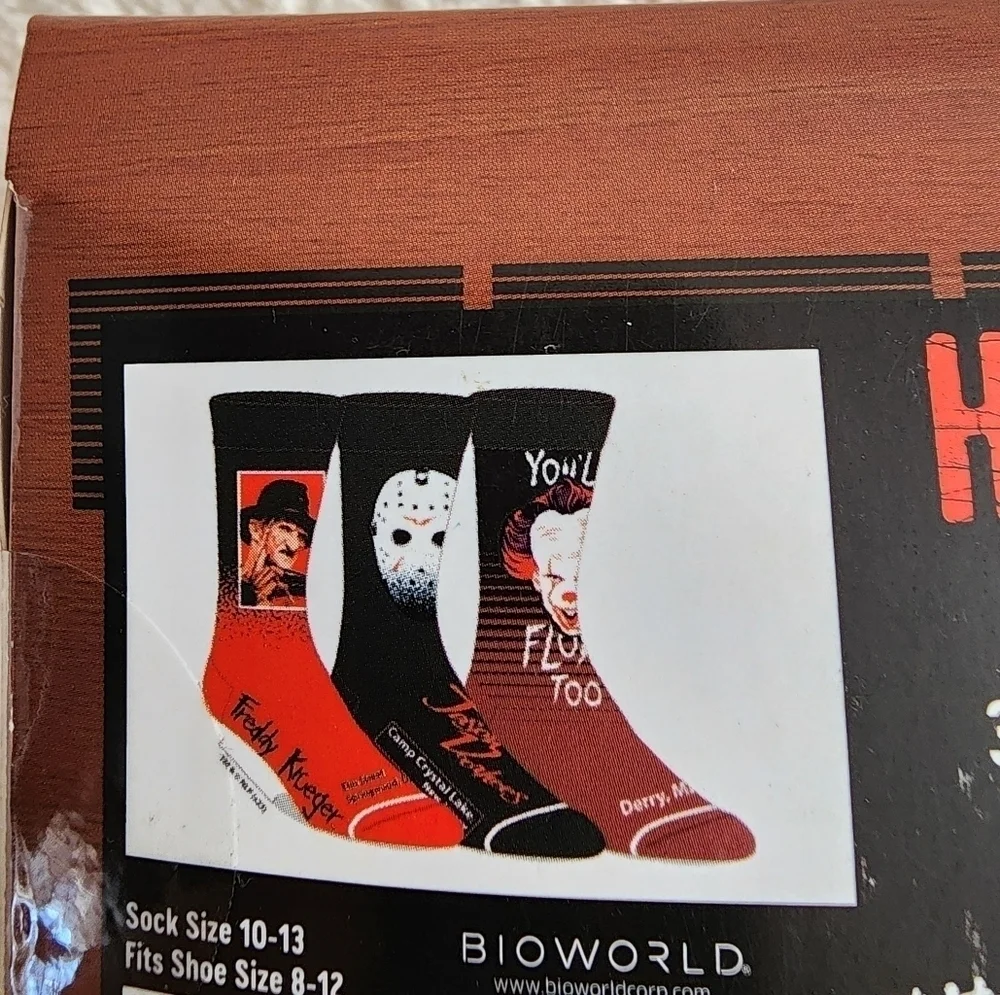 New Horror movies Men's 3-Pack of Crew Socks with Novelty Gift Box, Sizes 8-12